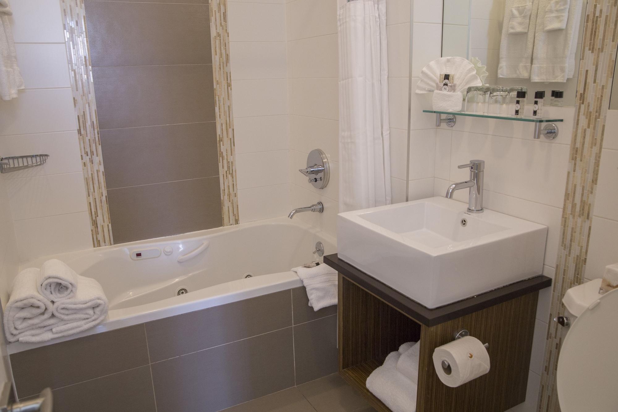 Hotel Aura Brooklyn
