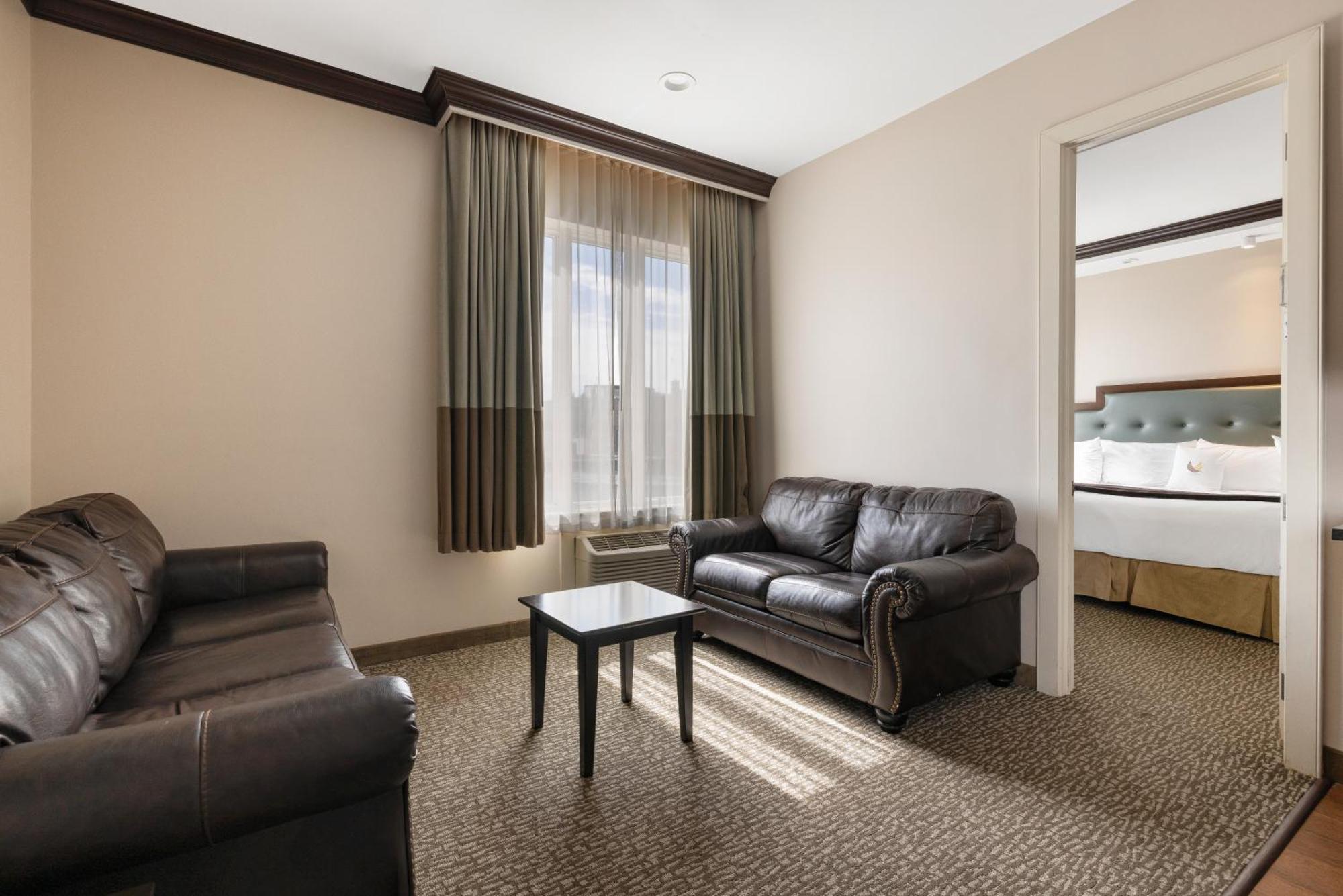 Hotel Aura Brooklyn