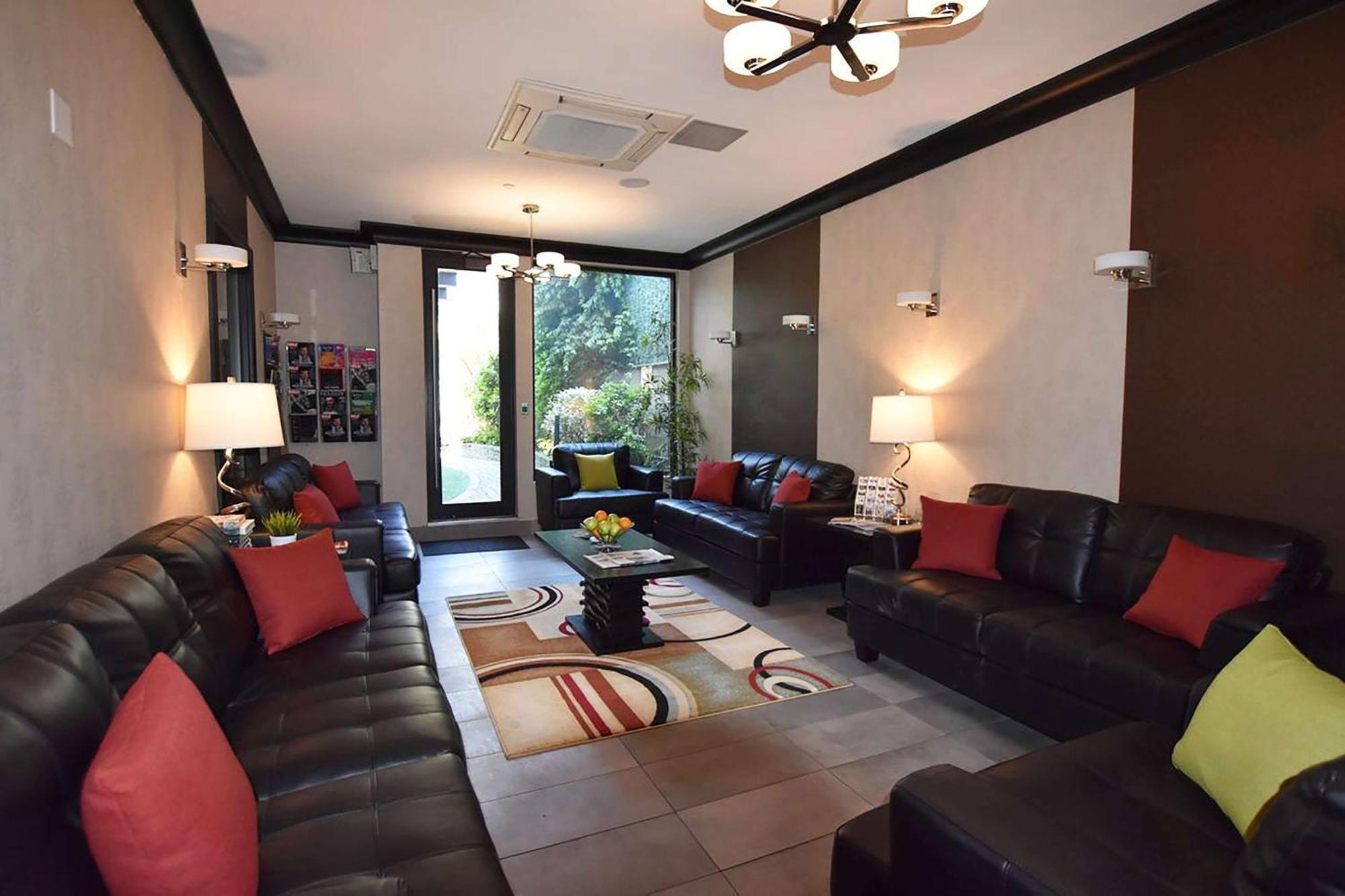 Aura Brooklyn 4*