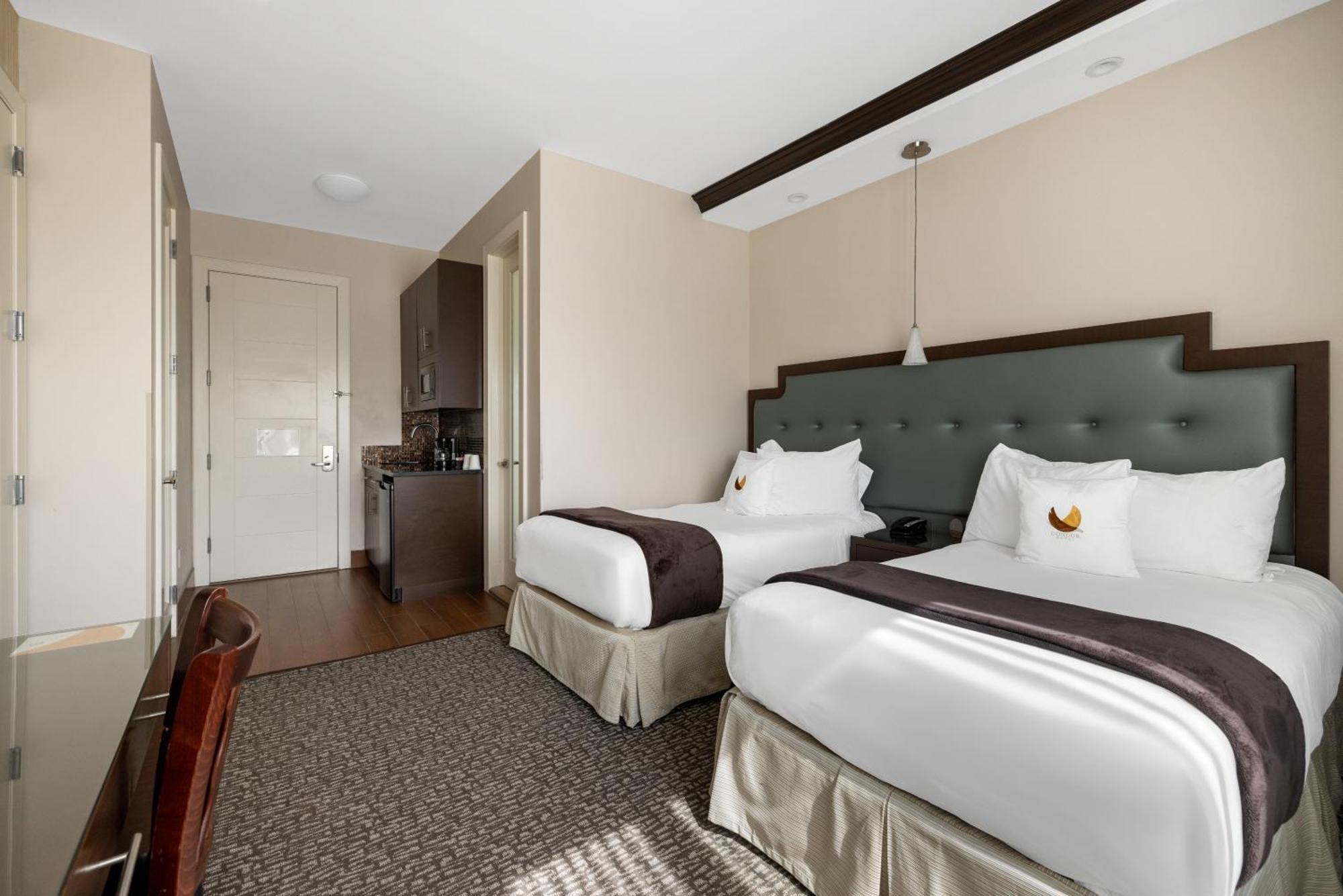 Aura Brooklyn 4*